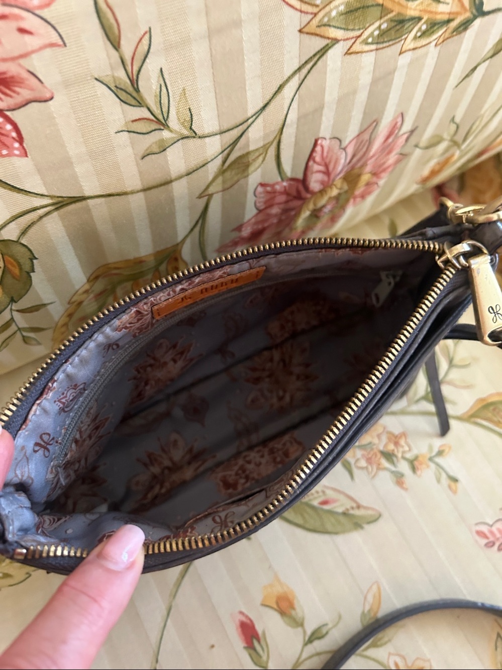 HOBO International Cadence Leather Crossbody/Wristlet - Picture 4 of 10